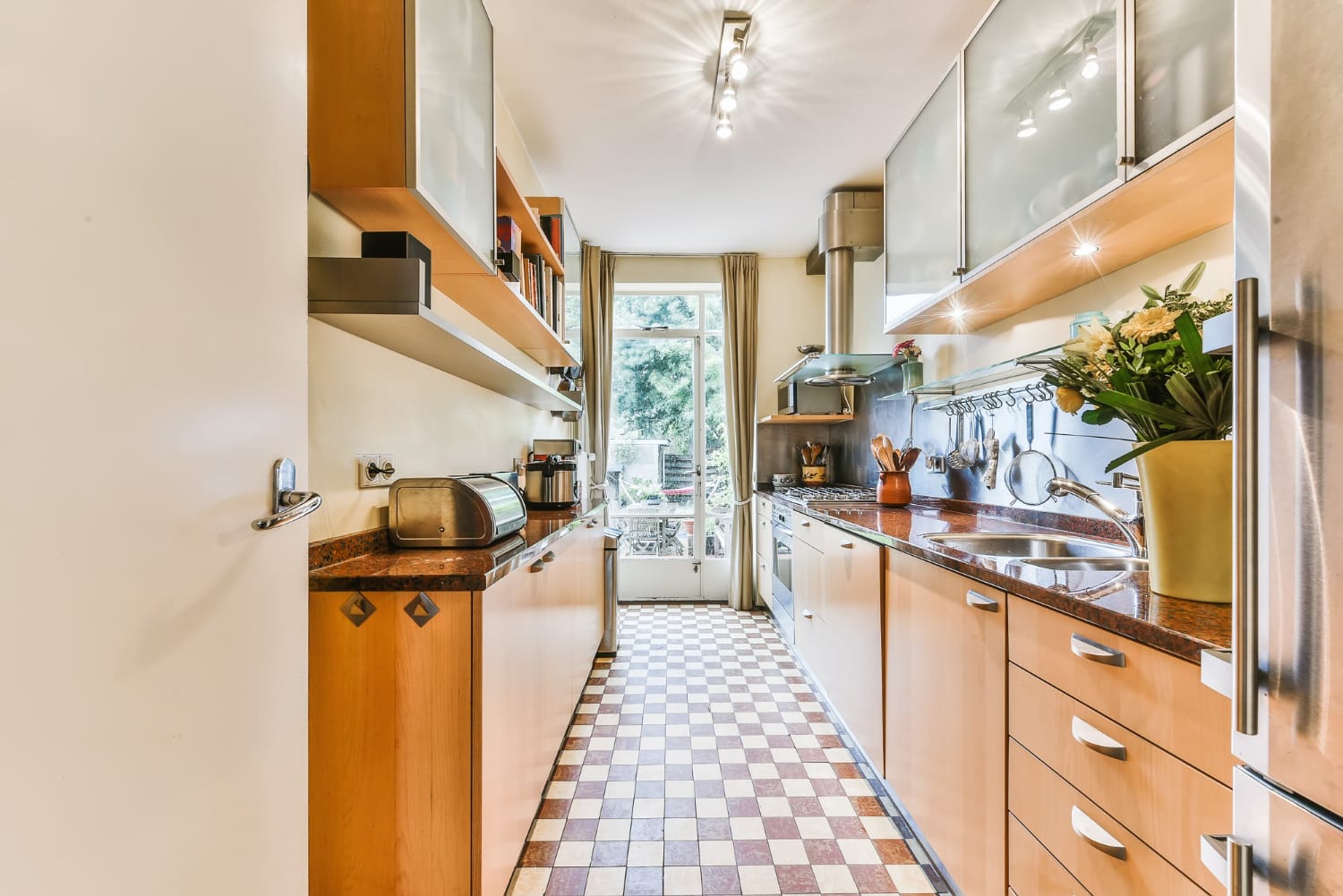 smart kitchen interior design ideas for a more organized and beautiful cooking space